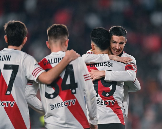 River, con suplentes, goleó a Godoy Cruz.