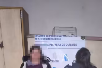 Detuvieron a una mujer acusada de drogar a su hijo de cinco anos mientras estaba internado en Quilmes