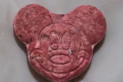 Detuvieron en Constitucion a un narco brasileno que vendia extasis con la cara de Mickey Mouse