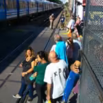 Flores una mujer fallecio tras ser arrollada por una formacion del Tren Sarmiento