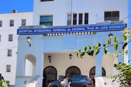 Un policia de civil recibio tres balazos durante un intento de robo en Moron