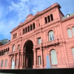 Una policia convulsiono en Casa Rosada y fue trasladada al Churruca en helicoptero
