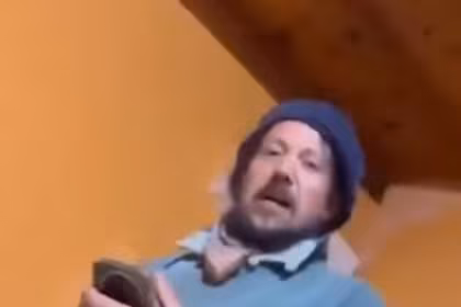 Arrestaron al hombre que golpeaba a su mujer en Tapalque mientras eliminaba contactos de su celular