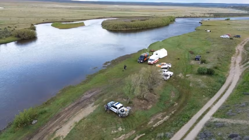 Buscan a dos hermanos de 10 y 12 anos en Santa Cruz que fueron arrastrados por el rio
