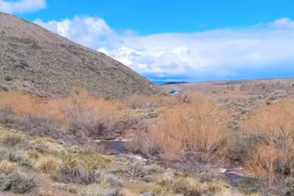Buscan a un gendarme desaparecido en Neuquen iba a relevar a un companero y cayo en un arroyo