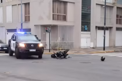 Chocaron un auto y una moto en Chacarita un herido