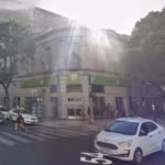 Delincuentes robaron toda la jubilacion a un hombre en La Plata cuando salia del banco