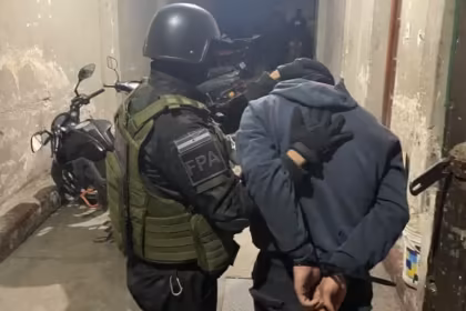 Desbaratan banda familiar que vendia drogas en Cordoba detienen a padre dos hijos y un amigo