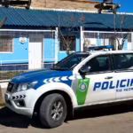 Detuvieron a un hombre cuando intentaba robar un auto en Rio Negro y descubrieron que era buscado en Tucuman