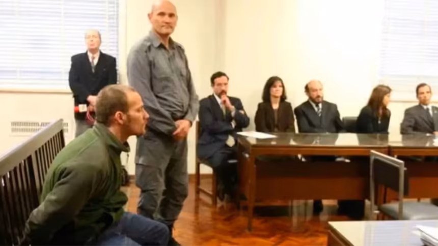 Estaba condenado a 16 anos de prision por un homicidio y fue detenido por robar un perfume