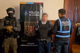 Expulsaron del pais a un delincuente peruano con siete condenas judiciales