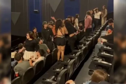 Insolita pelea en un cine de Entre Rios tiraron gas pimienta dentro de la sala y hay detenidos