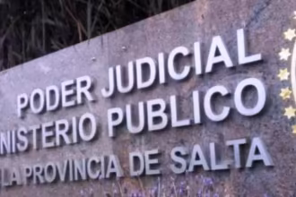 Investigan a un profesor de matematicas por acosar a cuatro alumnas en Salta
