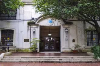 La condenaron por la muerte de su bebe volvio a dar clases en una escuela de Palermo y fue separada por filmar alumnos