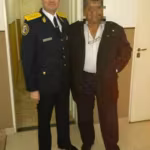 Ofrecen una recompensa para dar con uno de los acusados por el crimen de un comisario retirado en La Matanza