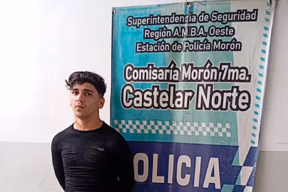 Robaron el celular de una docente huyeron en auto y embistieron mesas de una heladeria en Castelar hay dos detenidos