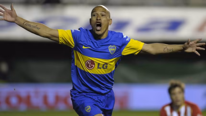 Robaron medallas y camisetas historicas de Clemente Rodriguez en un asalto en Lomas de Zamora