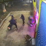 Salvaje asalto en Jose C. Paz le dispararon 9 veces para robarle la moto