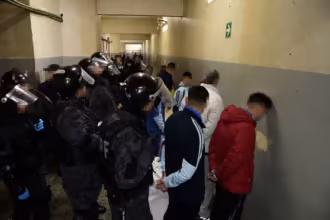 Sigue el traslado de los presos de Villa Devoto al nuevo penal de Marcos ya fueron llevados 326 internos