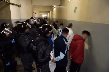 Sigue el traslado de los presos de Villa Devoto al nuevo penal de Marcos ya fueron llevados 326 internos