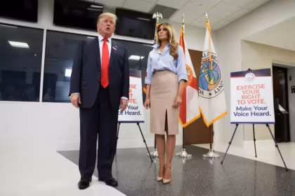 Trump voto junto a su esposa Melania