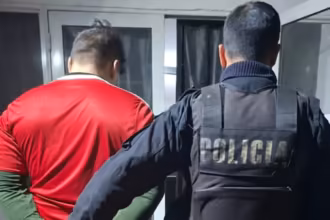 Una joven fue asesinada en Rosario y un ex policia fue detenido