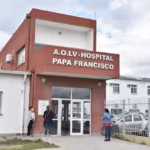 Una medica fue atacada a golpes por la hija de un paciente en Salta y sufrio una doble fractura de maxilar