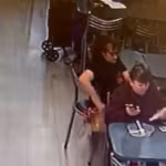 Una mujer fue filmada robando carteras de clientas en dos bares de Cordoba un mozo se dio cuenta a tiempo y la atrapo