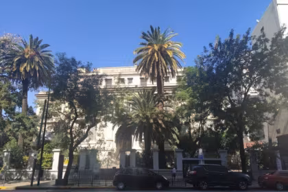 Varios alumnos resultaron intoxicados con gas pimienta en una escuela de Caballito